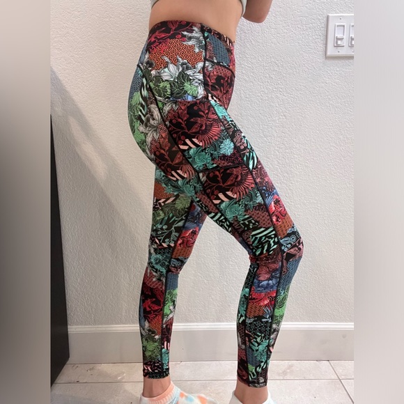 Lululemon rare speed up tight legging 💚 size 4 - Picture 4 of 5